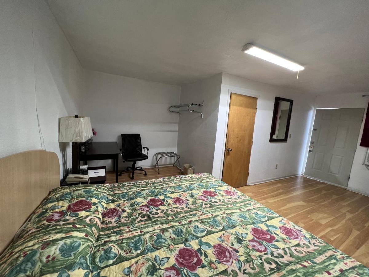 Budget Inn & Suites Freer Экстерьер фото