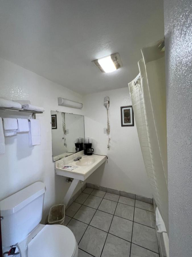 Budget Inn & Suites Freer Экстерьер фото