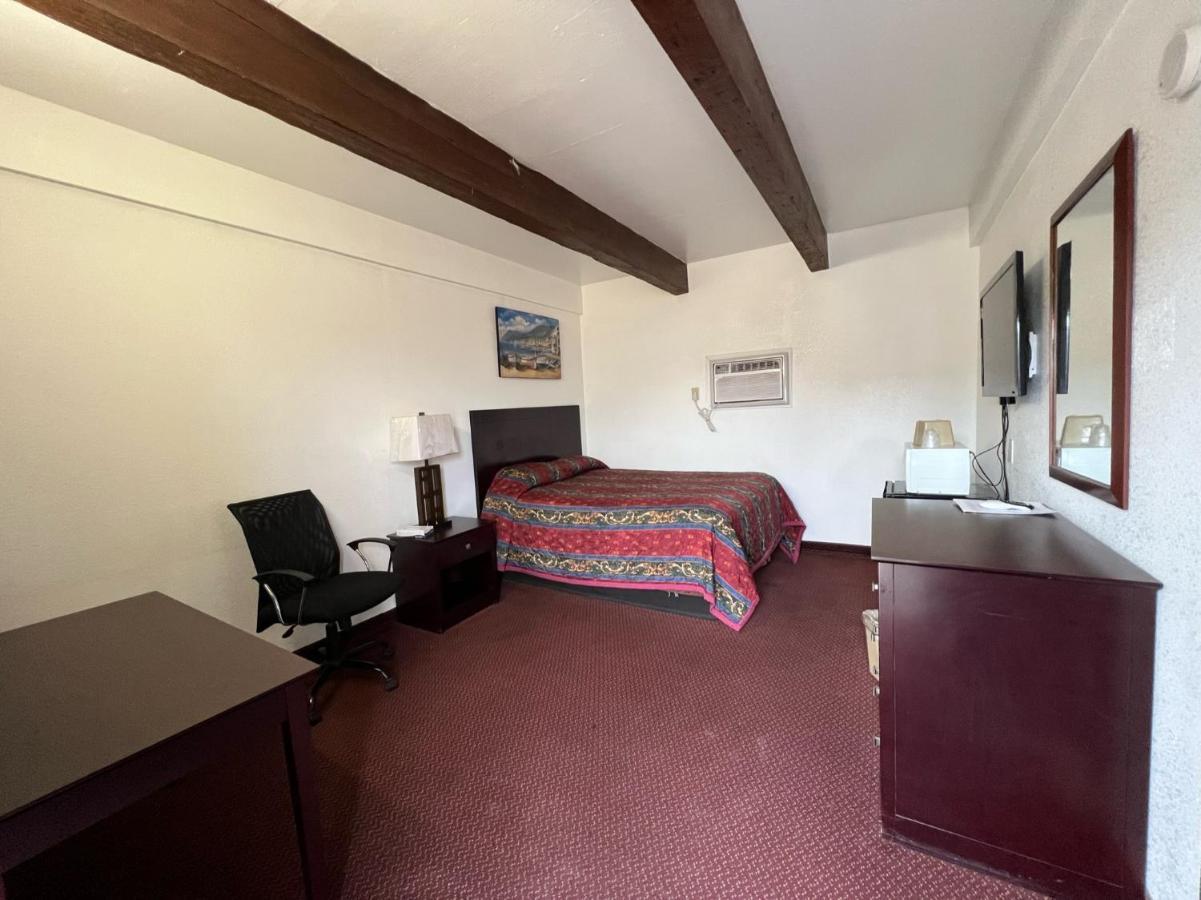 Budget Inn & Suites Freer Экстерьер фото
